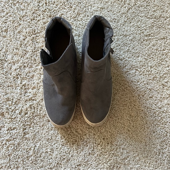 Universal Thread Booties - Picture 3 of 6